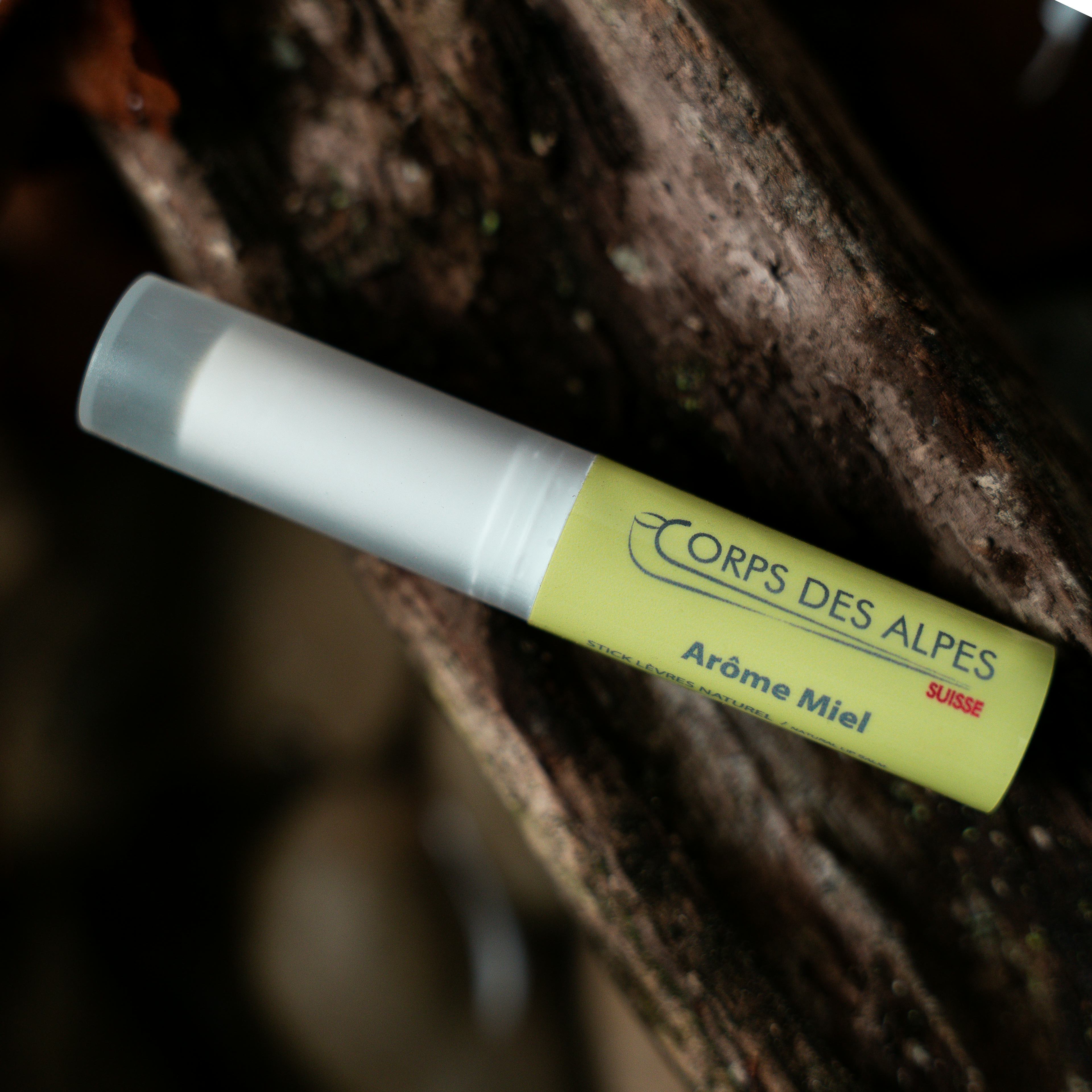 Honey flavored lip stick, Corps des Alpes Cosmétiques Naturels, La Verrerie, image 2 | Mimelis