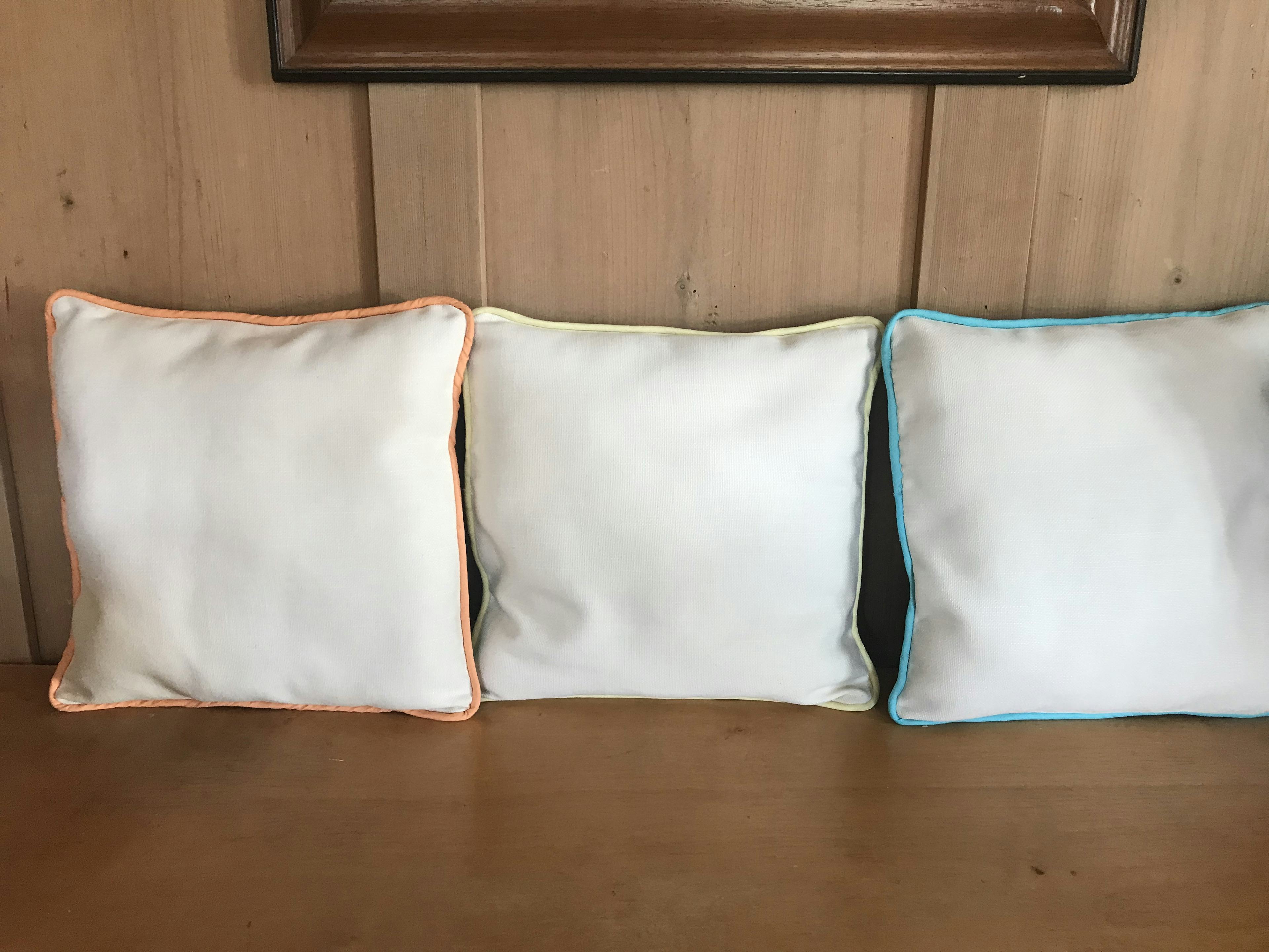 Decorative cushions , Lovely Hands - Suisse, Château-d’Œx, image 5 | Mimelis
